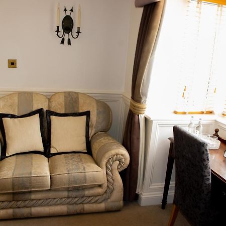 The Lord Bute Hotel Highcliffe Buitenkant foto