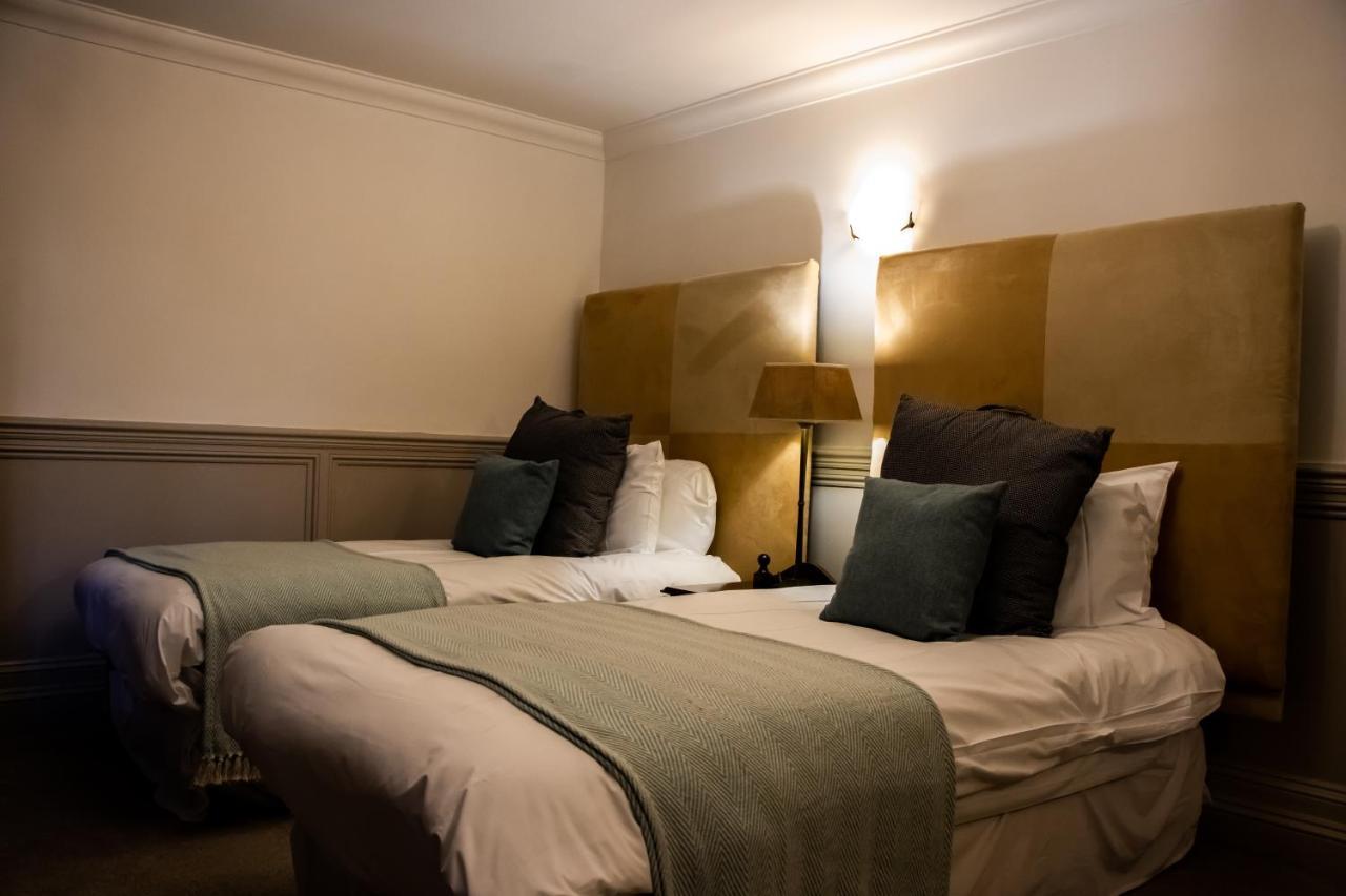 The Lord Bute Hotel Highcliffe Buitenkant foto
