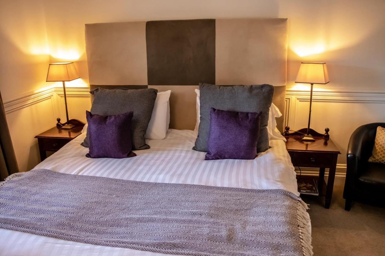 The Lord Bute Hotel Highcliffe Buitenkant foto