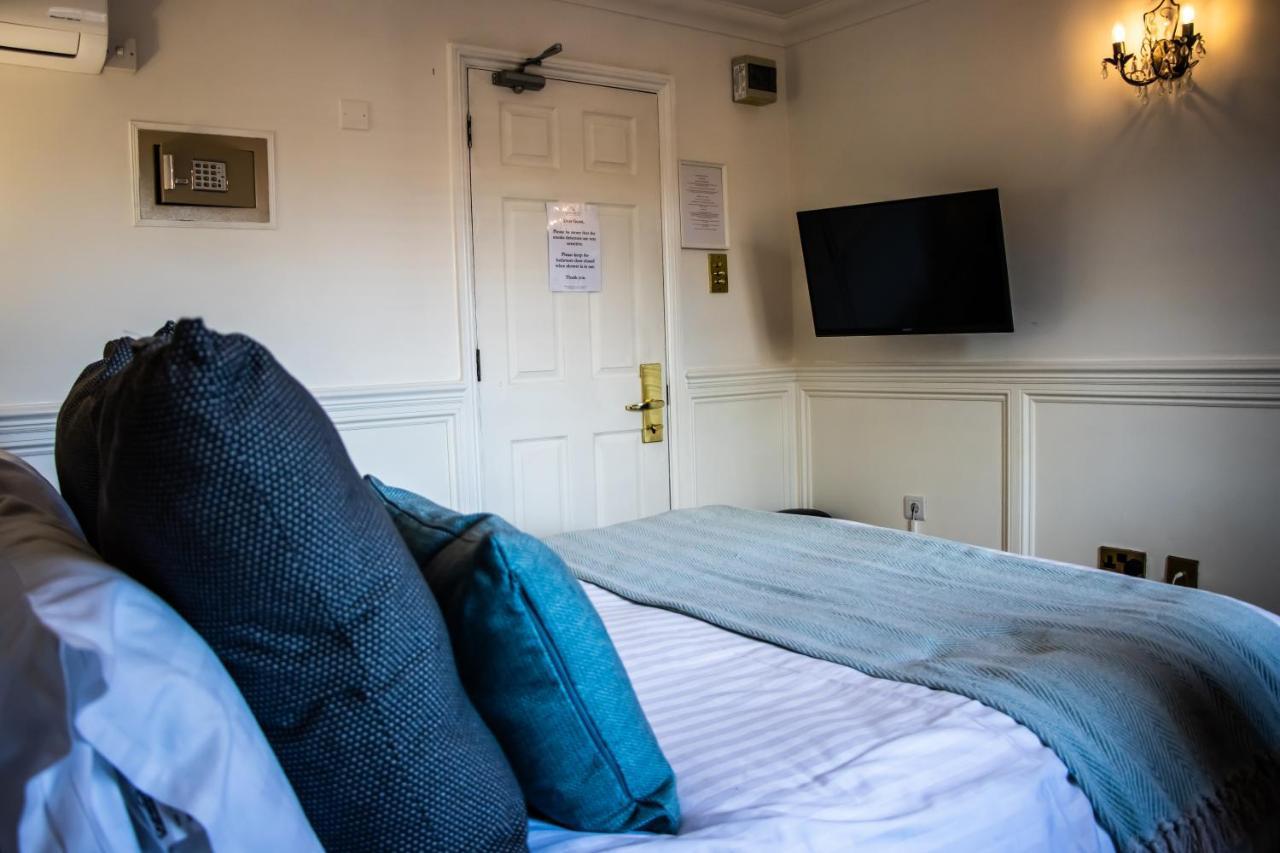 The Lord Bute Hotel Highcliffe Buitenkant foto