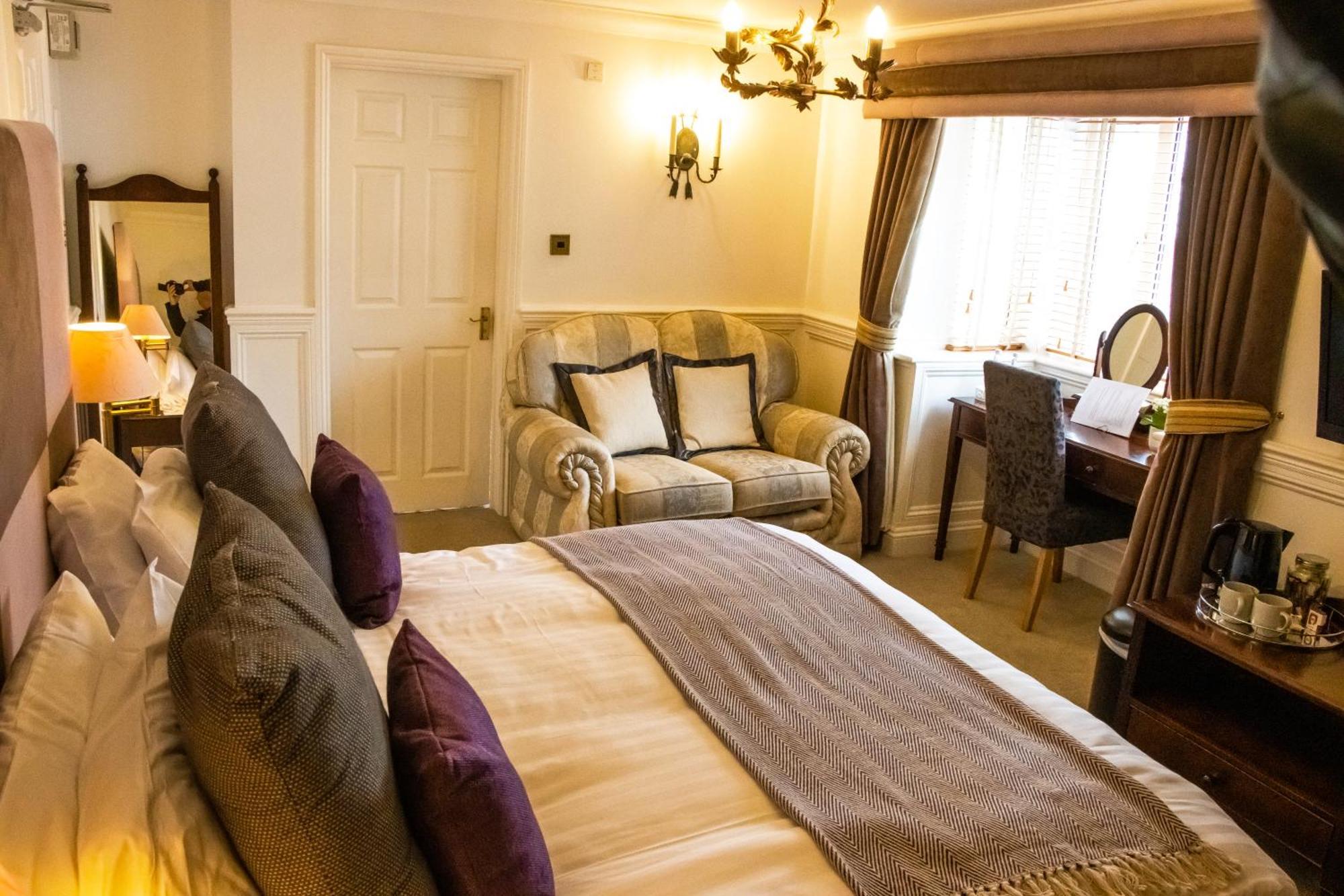 The Lord Bute Hotel Highcliffe Buitenkant foto