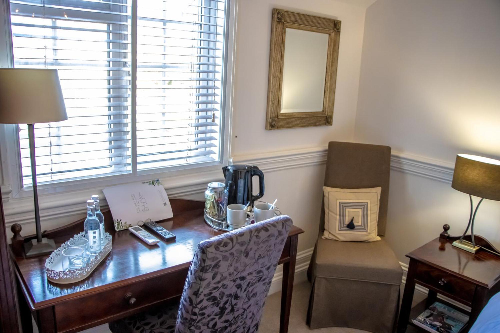 The Lord Bute Hotel Highcliffe Buitenkant foto